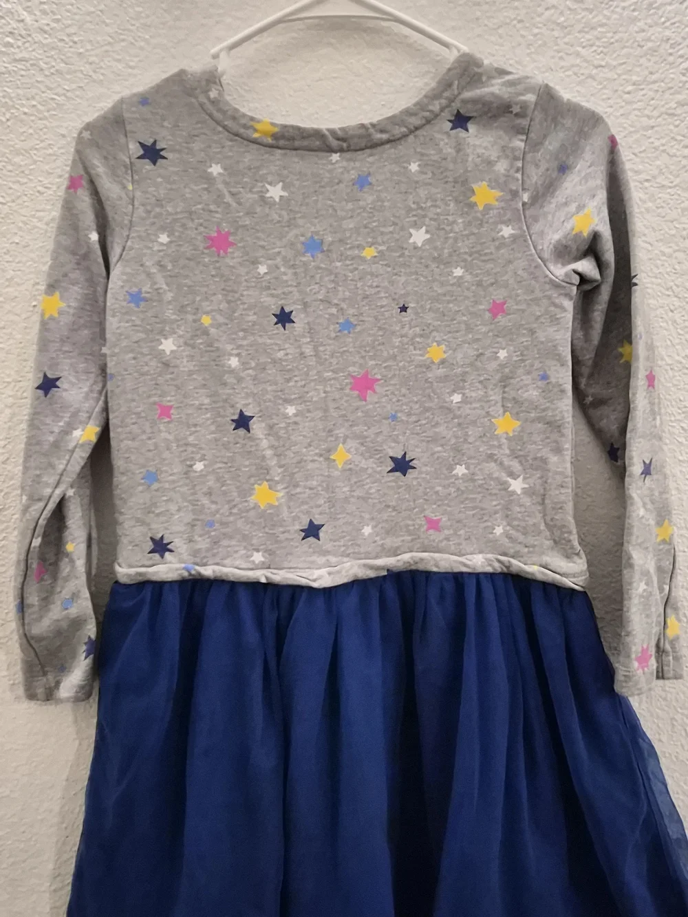 Hanna Andersson Gray Long-Sleeve Star Print Top with Blue Skirt 140cm
